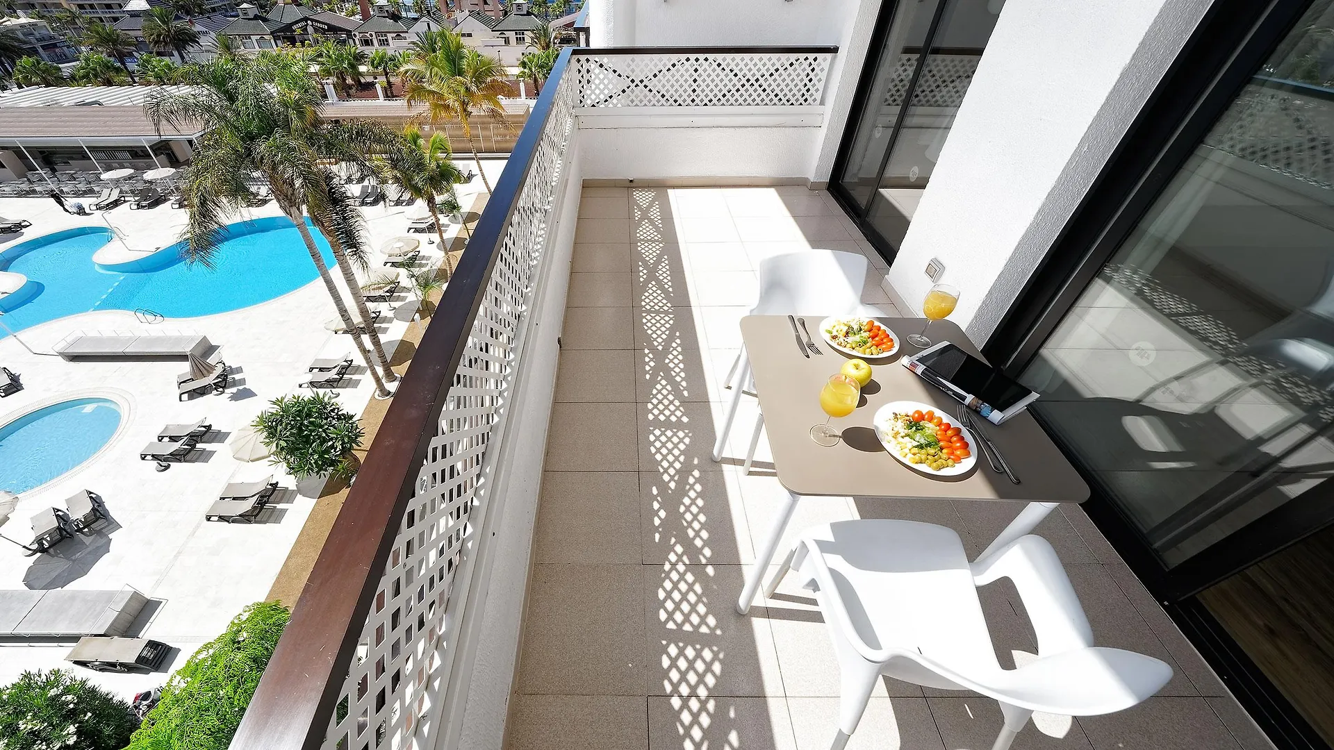 Hotel Parque La Paz 플라야데라스아메리카스 아파트호텔